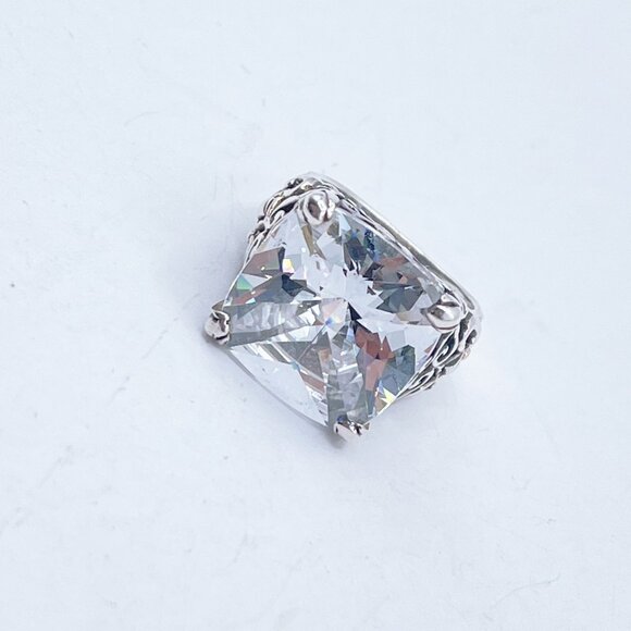 Vintage-Inspired Sterling Silver Ring Intricate Filigree Design Faceted Cubic Zi - Picture 9 of 10